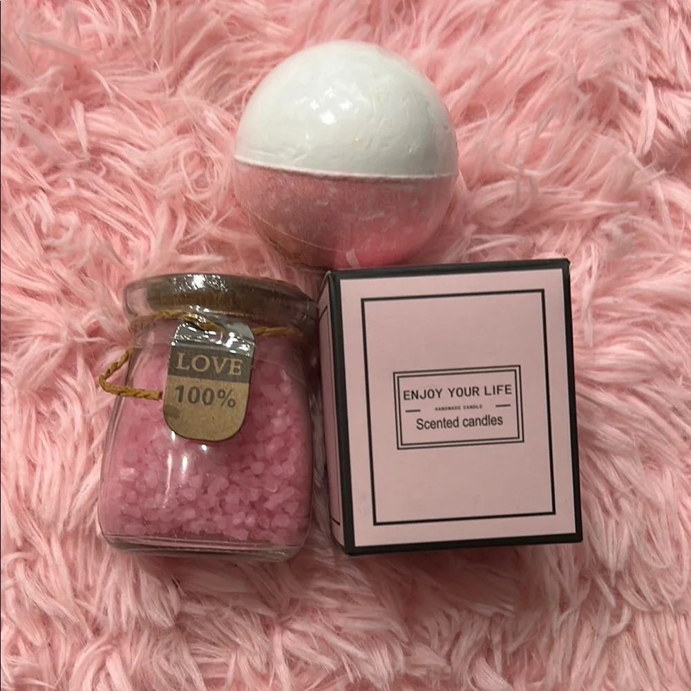 Pink Bath Bomb and Scented Candle Gift Set NEW